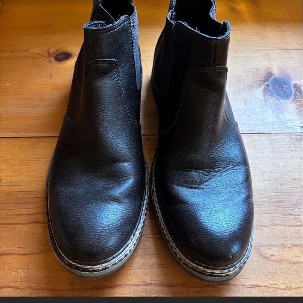 Black Leather Men's Chelsea Boots